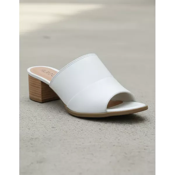 Sandália de Salto em Couro Branco