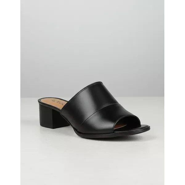 Sandália de Salto em Couro Preto