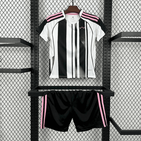 Conjunto Infantil Juventus Home I 25/26 - Branco e Preto