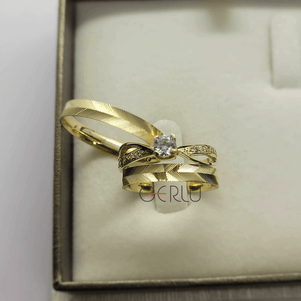 Par de Alianças Trabalhada 4 mm em Ouro 14K