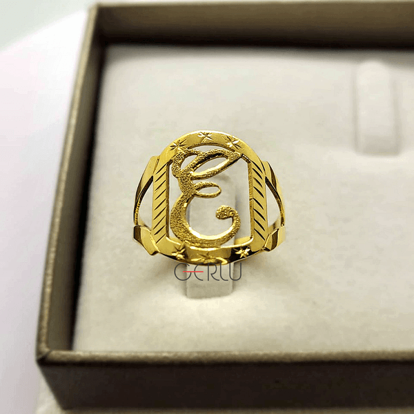 Anel Solitário Letra em Ouro 14K