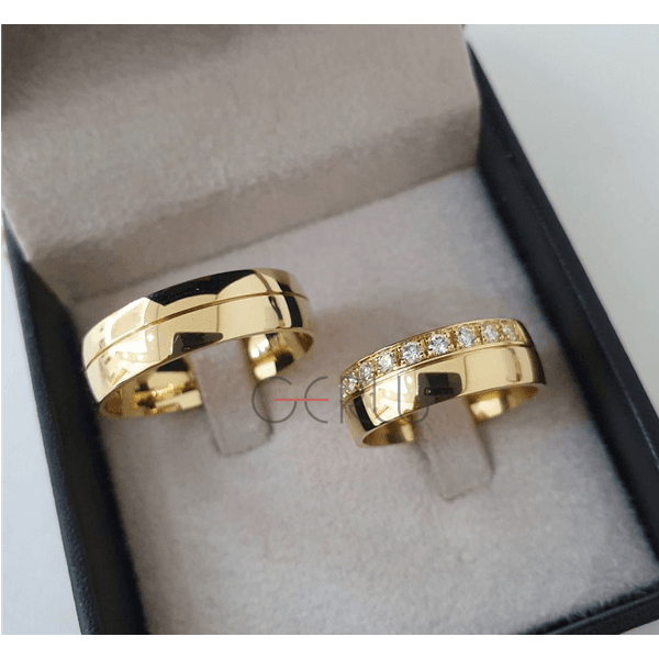 Par de Alianças de Ouro 18K - 6mm - Trabalhada
