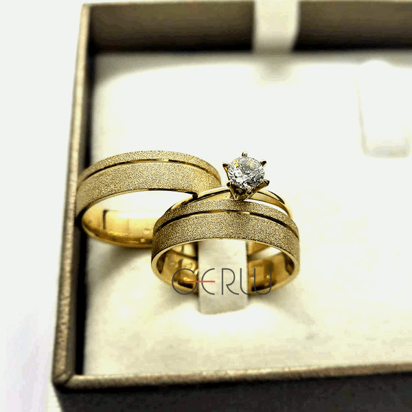 Par de Alianças Trabalhada Quadrada 5 mm em Ouro 18K