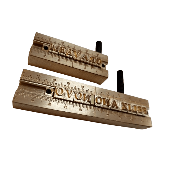Carimbo Clichê Alfabeto com 52 letras de 5mm + base 8cm x 2,5 cm 