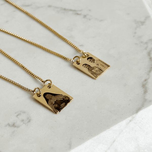 Colar Escapulário Personalizado P Folheado em Ouro 18k