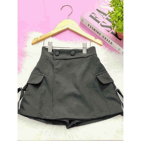 Short Saia Cargo Juvenil Preta