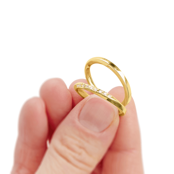 Aliança de Casamento em Ouro 18k com 9 Pedras aro torcido 