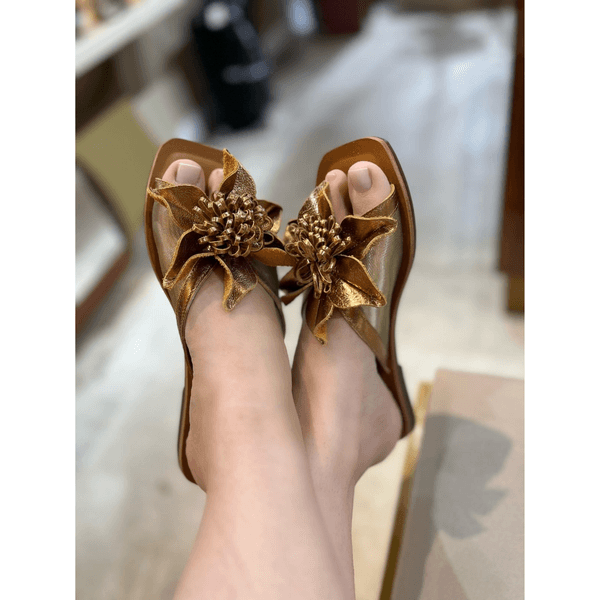 Rasteira Flor Bronze