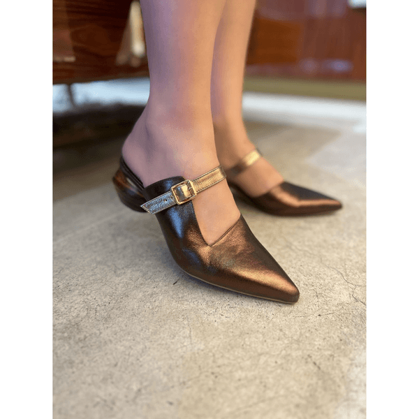Mule Sabrina Café