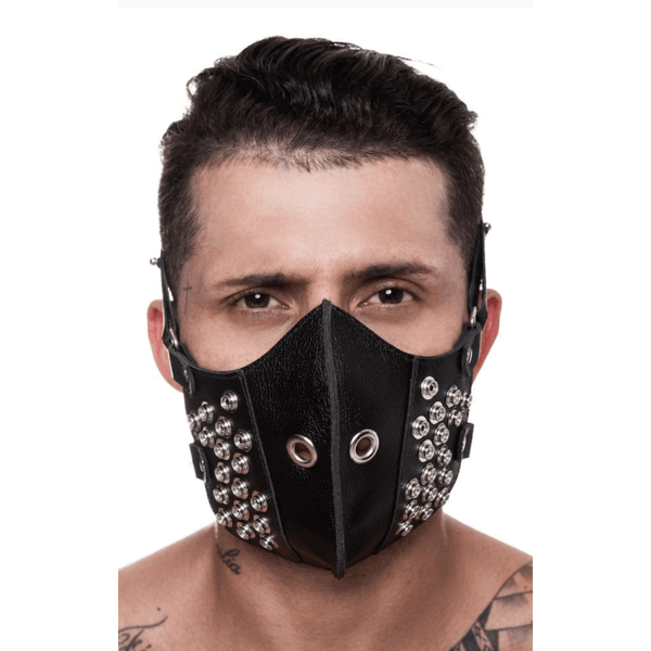 Máscara 100% Couro Com Detalhes Em Metal