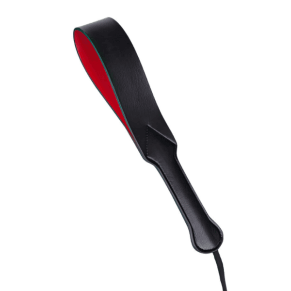 Chibata Moderna em Preto com Detalhes em Vermelho