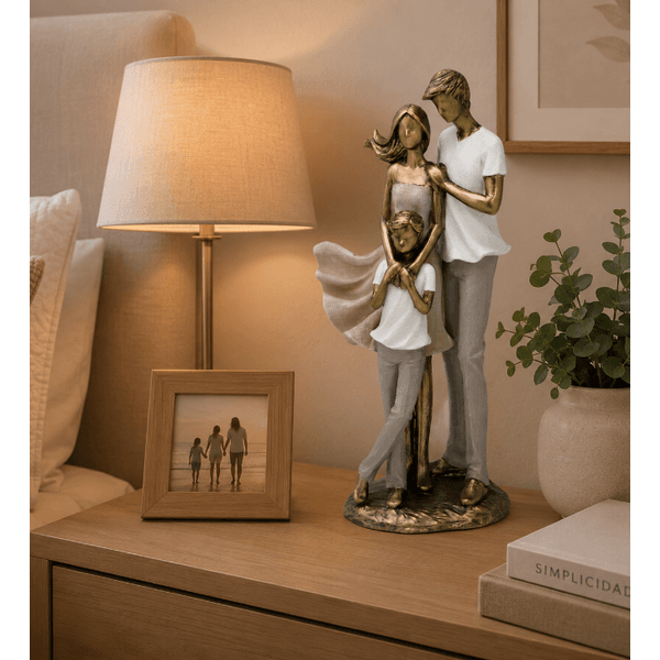 Escultura Família Decorativa Pai Mãe E 1 Filho Menino