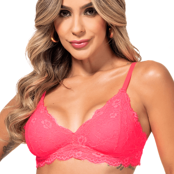 Conjunto triângulo, calcinha fio.