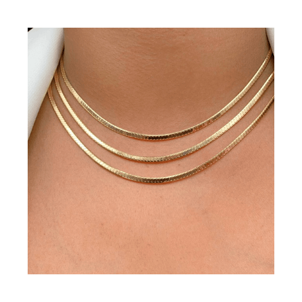 Chocker de fita com detalhes 