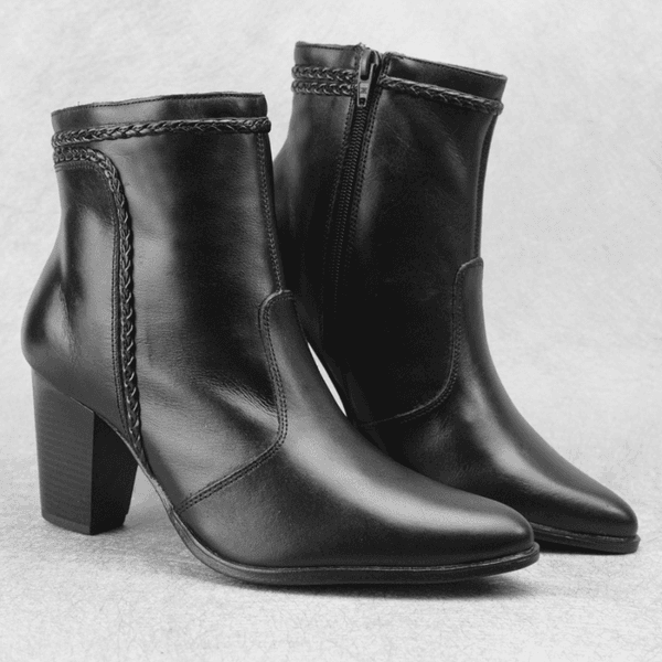 Bota Feminina Modelo Cano Curto Couro Legítimo Preto