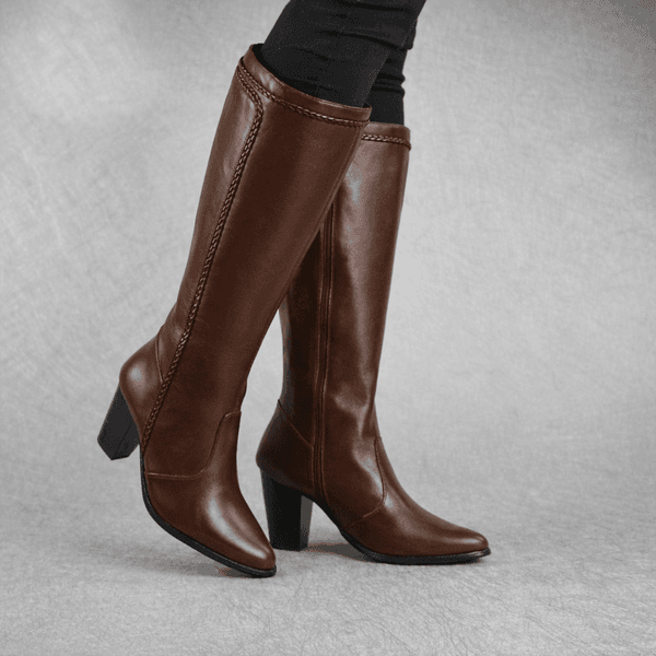 Bota Feminina Cano Alto Bico Fino com Salto Bloco em Couro Legitimo