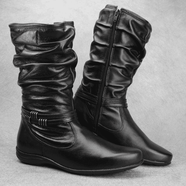 Bota Feminina Rasteira Couro Legítimo Com Detalhes Em Rugas