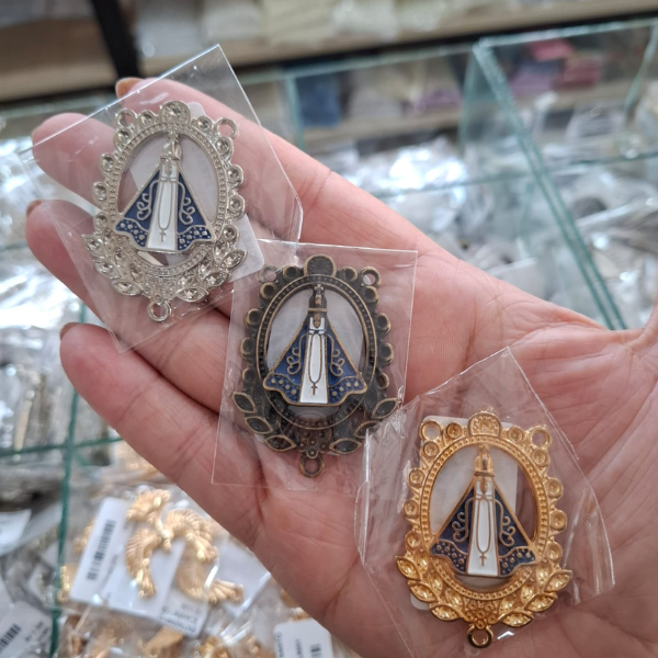 NOSSA SENHORA COM DETALHES SEM STRASS ML6144 .