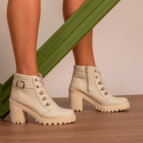 Coturno Molly Feminino Valentina com Fechamento Lateral e Atacador - Off White