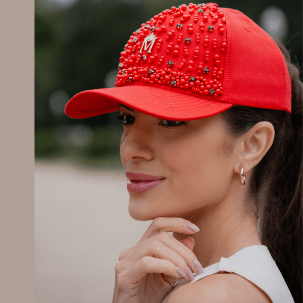 Boné Vermelho com Bordado Vermelho