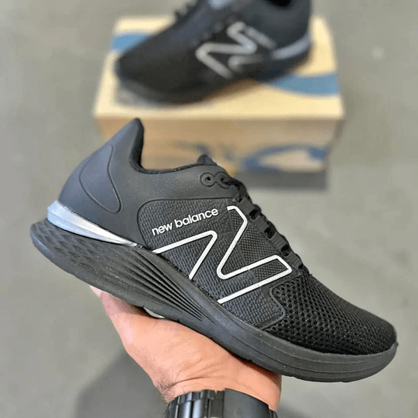 New Balance Roav Preto