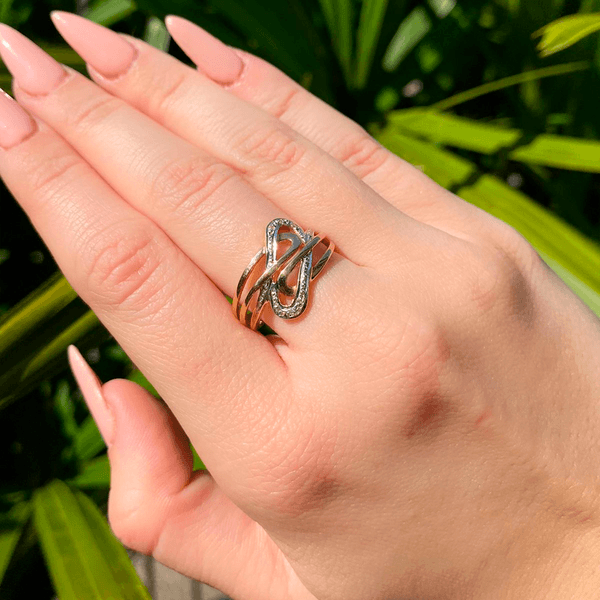 Anel Trabalhado com Ródio e Diamantes em Ouro 18K