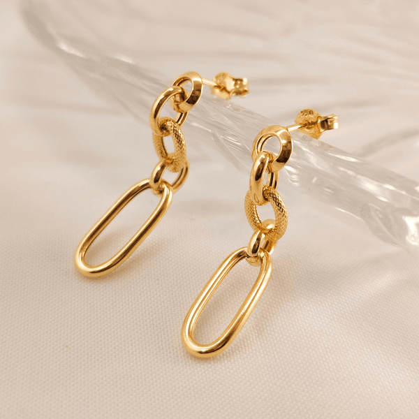 Brinco Argola Oval Pendurada em Ouro 18K