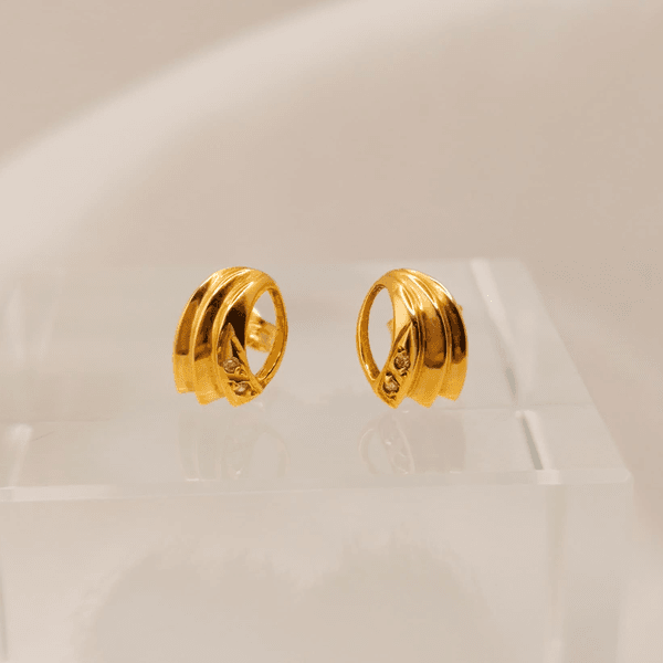 Brinco Concha com Diamantes em Ouro 18K