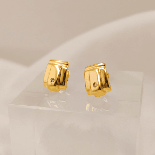 Brinco Quadrado com Diamantes em Ouro 18K