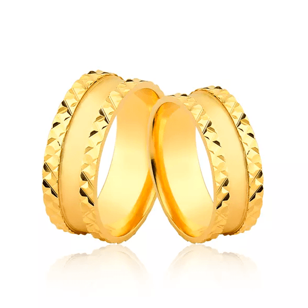 Par de Alianças Exclusivas e Diamantadas em Ouro 18K | Anatômicas