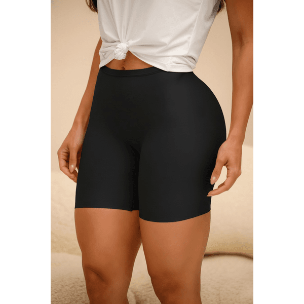 SHORT CORTE A FIO EM LESS - PRETO