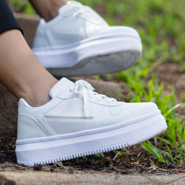 Tênis Casual Sapatênis Feminino com Brilho e Recortes Sola Alta