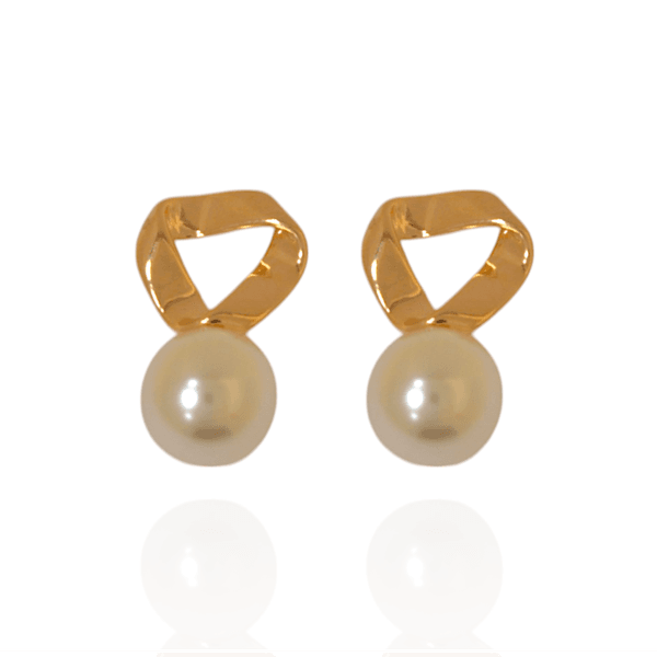 Brinco Orgânico com Pérola Banho de Ouro 18K