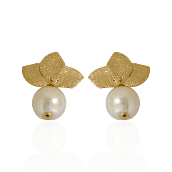 Brinco Floral com Pérola Banho de Ouro 18K