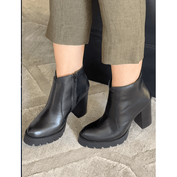 Bota 575 tratorada sale tendenza preto