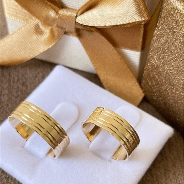 Par de Alianças em ouro 18K