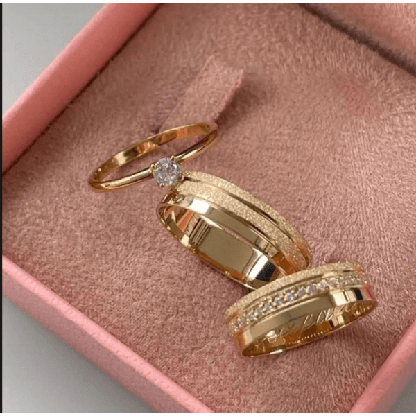 Par de Alianças em ouro 18K 