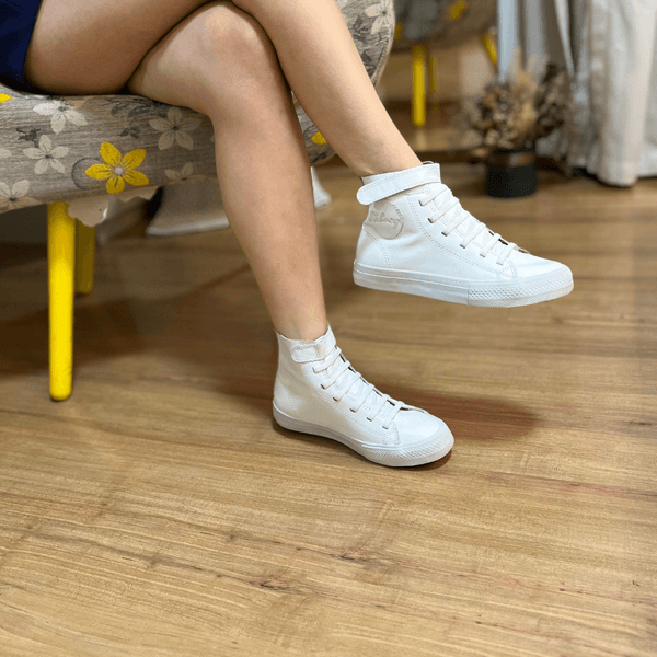 Bota Feminina em Couro Legítimo Virginia - Branco
