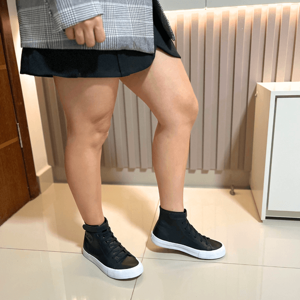 Bota Feminina em Couro Legítimo Virginia - Preto