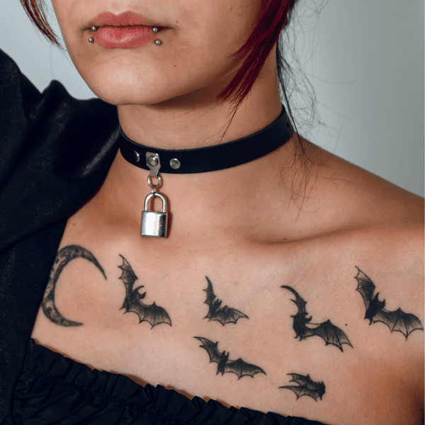 Choker Gargantilha com Pingente de Cadeado Prateado