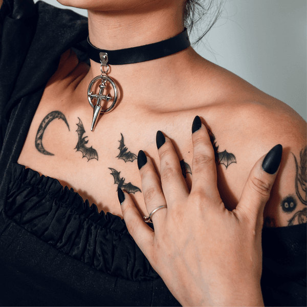 Choker Gargantilha com Pingente de Cruz e Argola