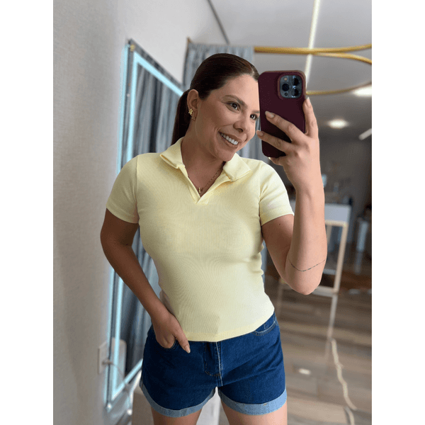 Blusa Gola Polo Canelada Amarelo Manteiga 