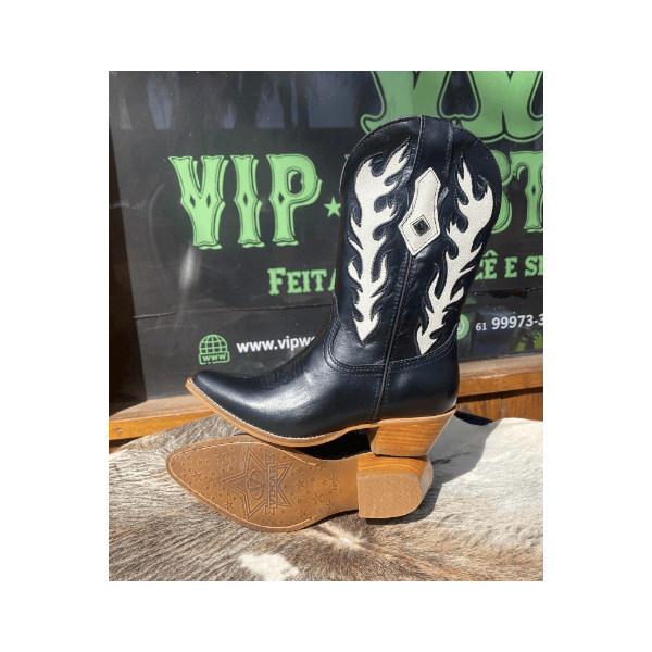Bota Bico Fino - Preto