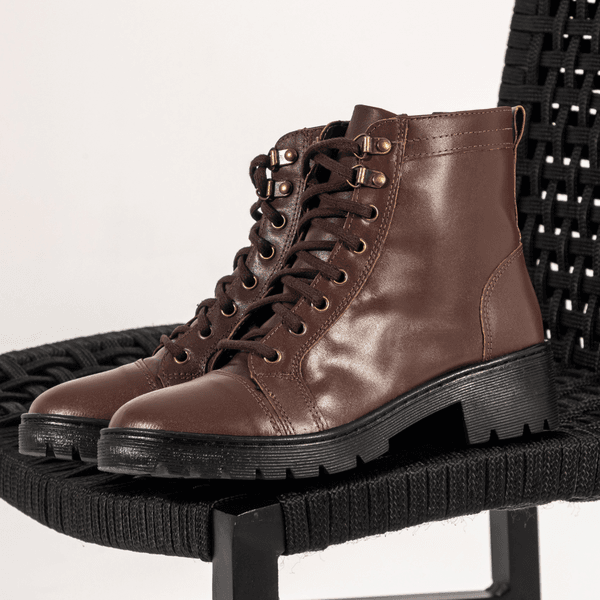 BOTA FEMININA COTURNO EM COURO TRATORADA 40F120-CAFE
