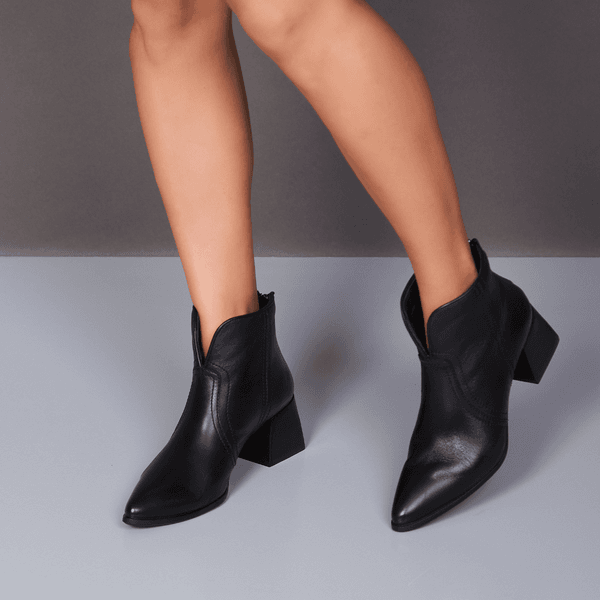 Compre Bota Bico Fino Salto Encaixado Preto Vicenza Online