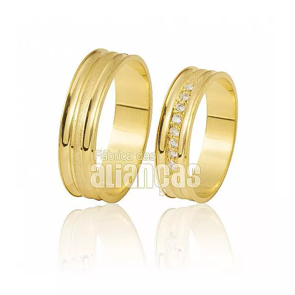 Par de Alianças de Ouro 18k polido com friso central fosco acabamento interno reto - FA-412-Z - Fábrica das Alianças