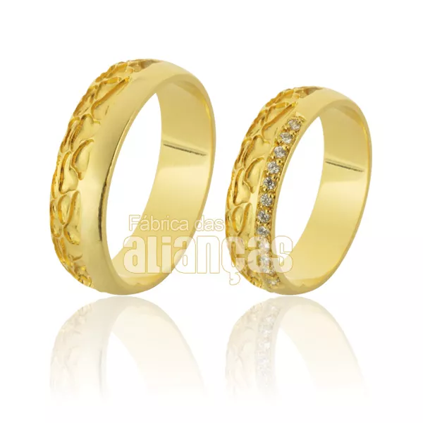 Alianças de Ouro Trabalhadas com Diamantes 18k - FA-732 - Fábrica das Alianças