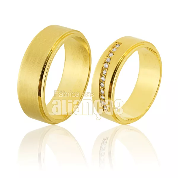 Alianças de Noivado e Casamento Em Ouro 18k escovado com friso polido com 6,8mm - FA-821 - Fábrica das Alianças