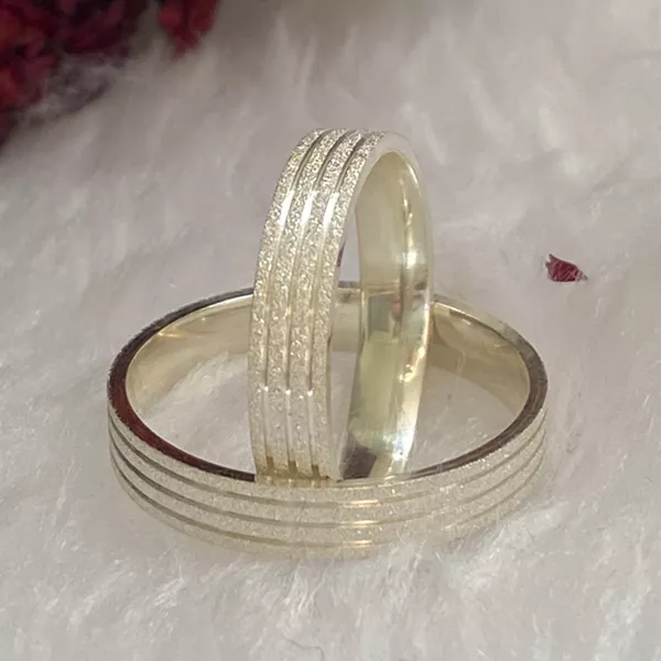Aliança prata quadrada anatômica Com 3.5mm Toda diamantada com três canaletas lisas