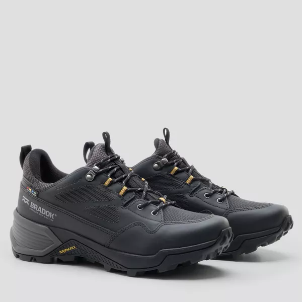 tenis-bradok-adventure-hiking-